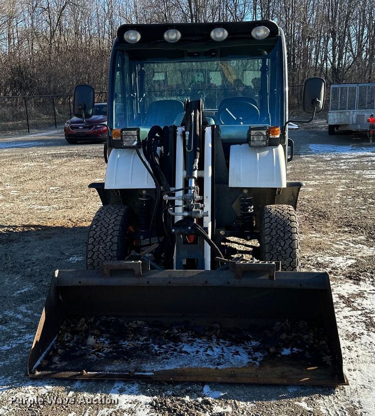 image for item LO9427 2016 Bobcat ToolCat 5610  utility vehicle