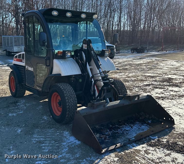 image for item LO9427 2016 Bobcat ToolCat 5610  utility vehicle