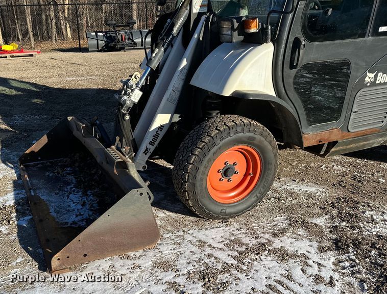 image for item LO9427 2016 Bobcat ToolCat 5610  utility vehicle