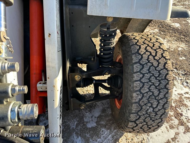 image for item LO9427 2016 Bobcat ToolCat 5610  utility vehicle