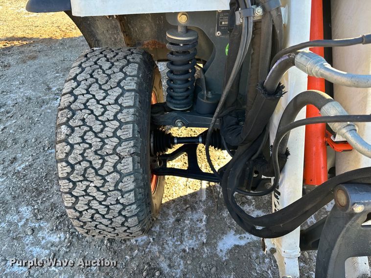 image for item LO9427 2016 Bobcat ToolCat 5610  utility vehicle