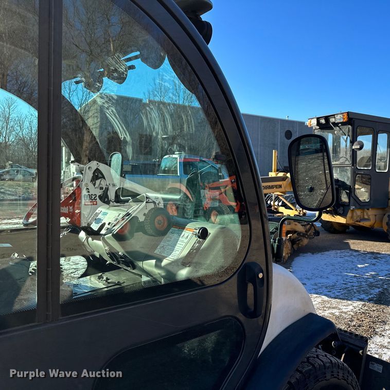 image for item LO9427 2016 Bobcat ToolCat 5610  utility vehicle