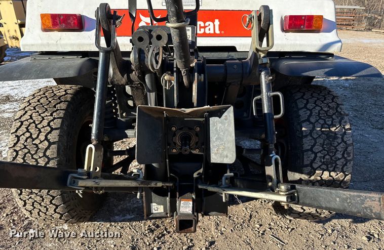 image for item LO9427 2016 Bobcat ToolCat 5610  utility vehicle