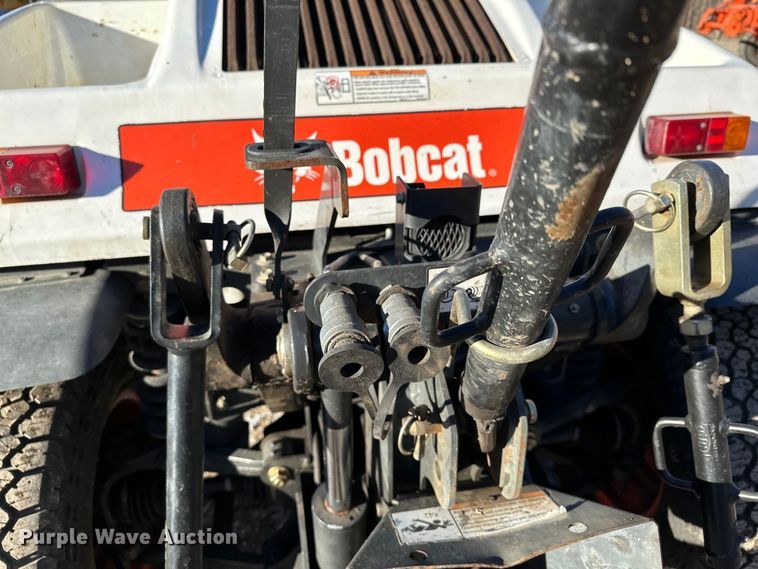 image for item LO9427 2016 Bobcat ToolCat 5610  utility vehicle