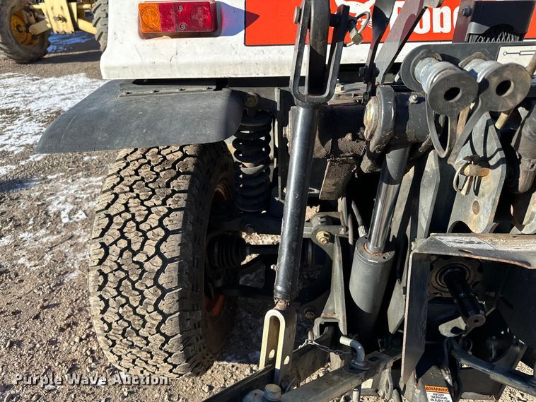image for item LO9427 2016 Bobcat ToolCat 5610  utility vehicle