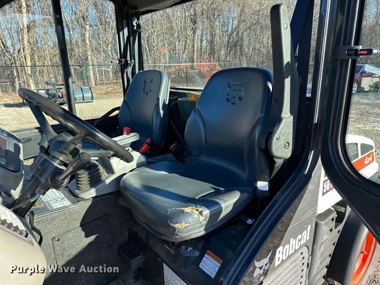 image for item LO9427 2016 Bobcat ToolCat 5610  utility vehicle