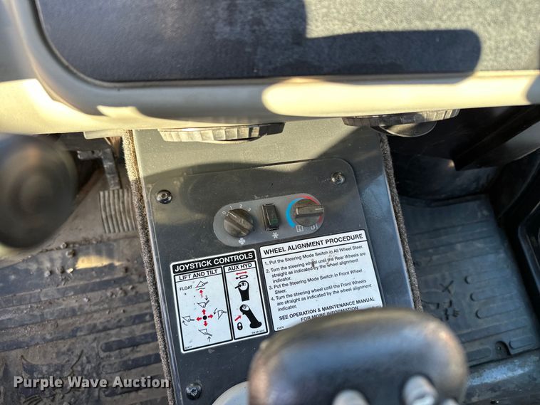 image for item LO9427 2016 Bobcat ToolCat 5610  utility vehicle