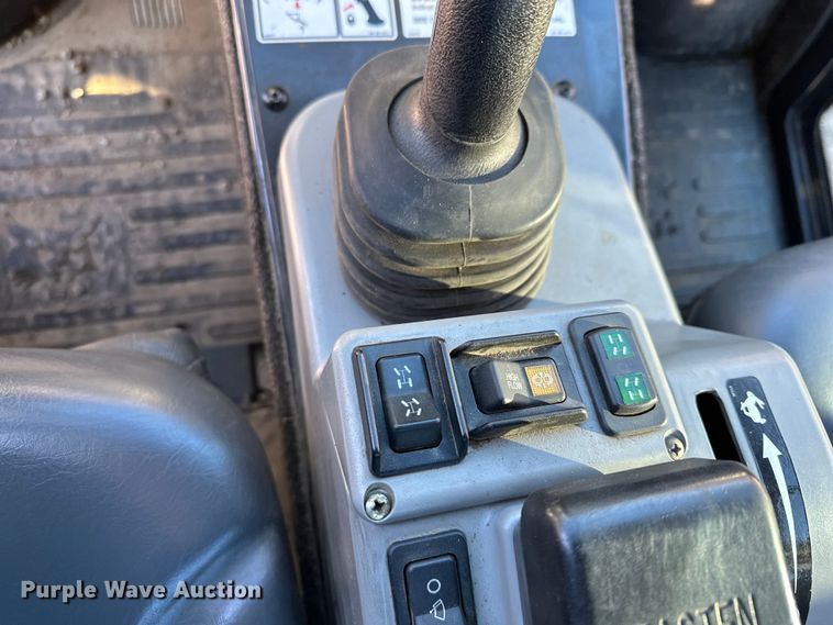 image for item LO9427 2016 Bobcat ToolCat 5610  utility vehicle