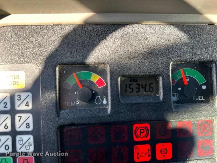 image for item LO9427 2016 Bobcat ToolCat 5610  utility vehicle