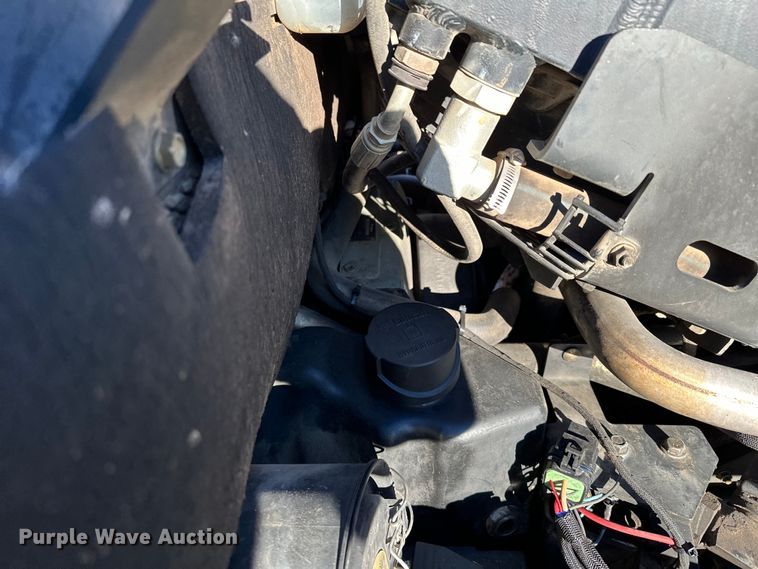 image for item LO9427 2016 Bobcat ToolCat 5610  utility vehicle