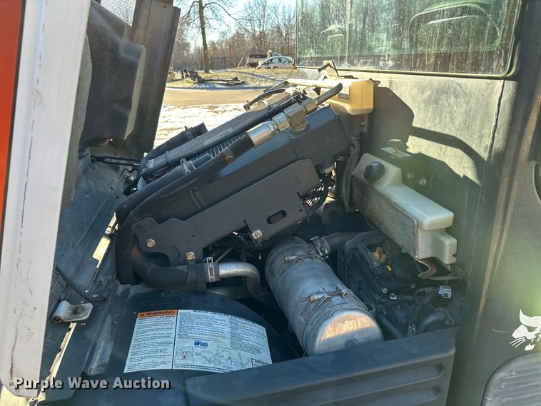 image for item LO9427 2016 Bobcat ToolCat 5610  utility vehicle