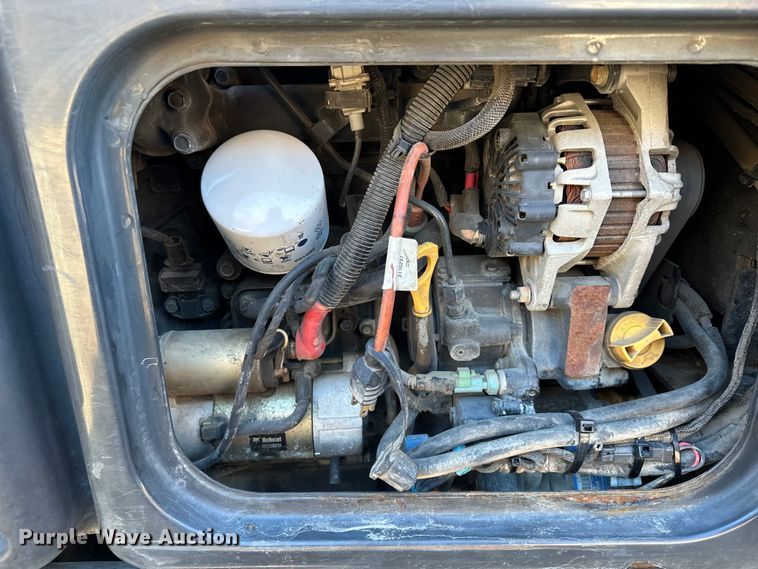 image for item LO9427 2016 Bobcat ToolCat 5610  utility vehicle