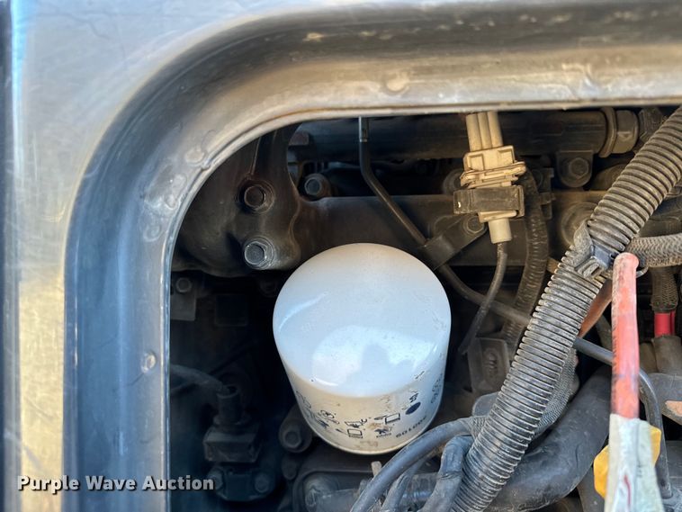 image for item LO9427 2016 Bobcat ToolCat 5610  utility vehicle