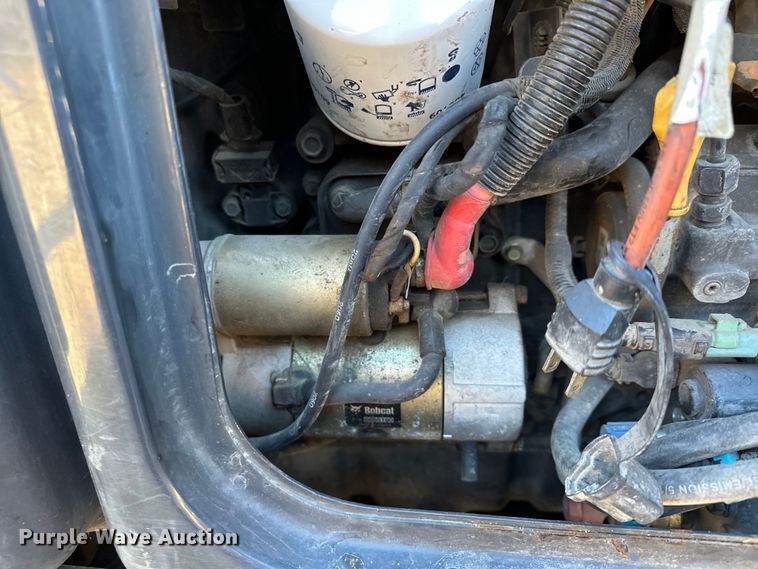 image for item LO9427 2016 Bobcat ToolCat 5610  utility vehicle