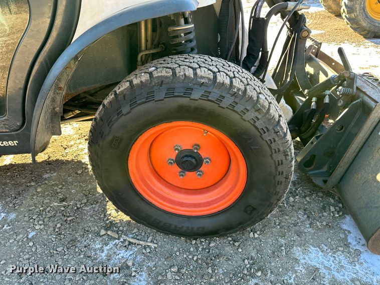 image for item LO9427 2016 Bobcat ToolCat 5610  utility vehicle