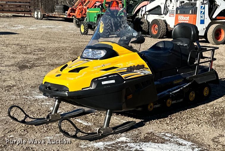 image for item LO9430 Ski-Doo Skandic 800  snowmobile