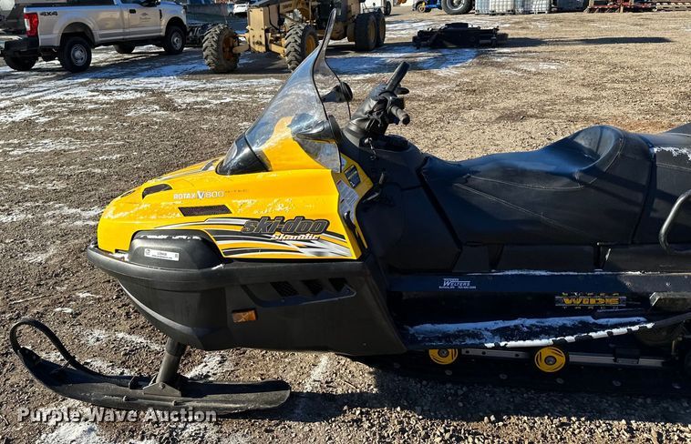 image for item LO9430 Ski-Doo Skandic 800  snowmobile
