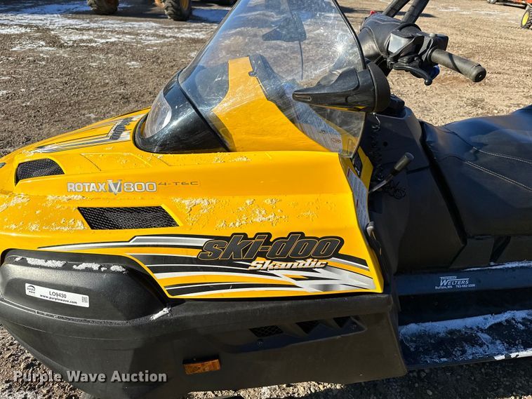 image for item LO9430 Ski-Doo Skandic 800  snowmobile