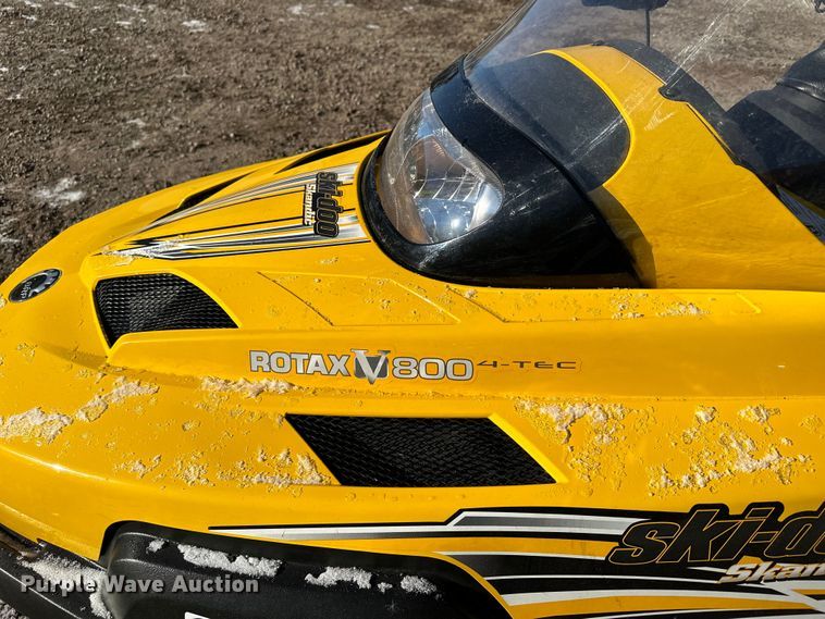 image for item LO9430 Ski-Doo Skandic 800  snowmobile