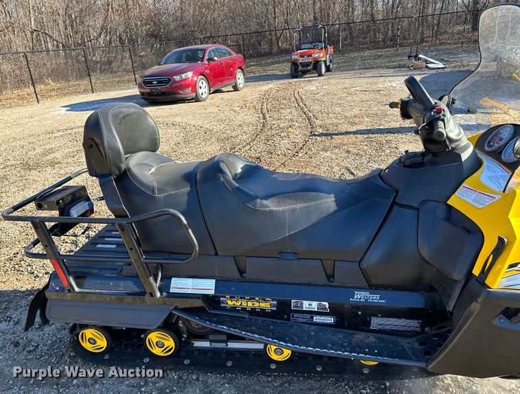 image for item LO9430 Ski-Doo Skandic 800  snowmobile