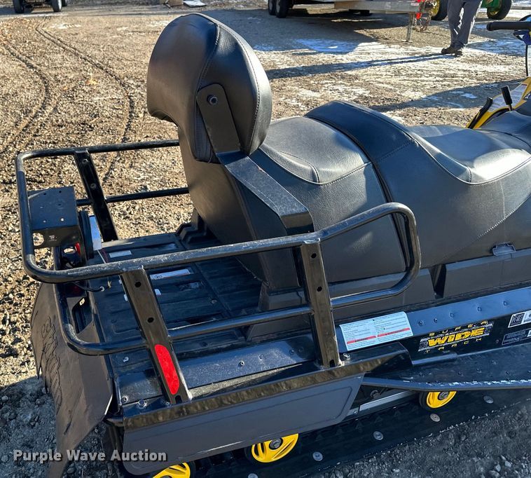 image for item LO9430 Ski-Doo Skandic 800  snowmobile