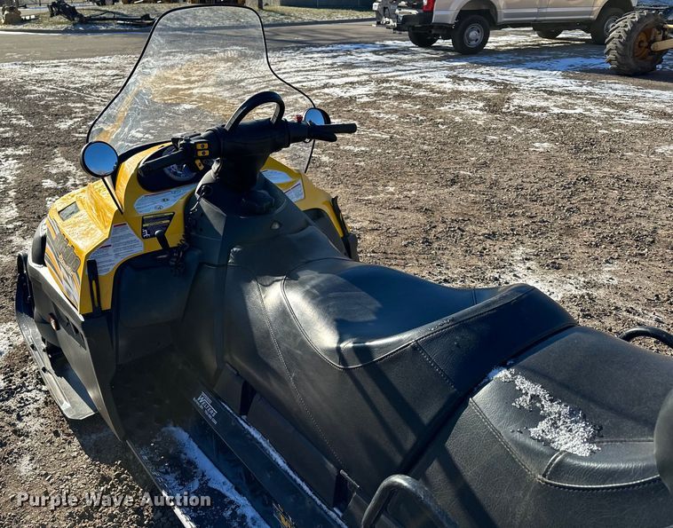 image for item LO9430 Ski-Doo Skandic 800  snowmobile