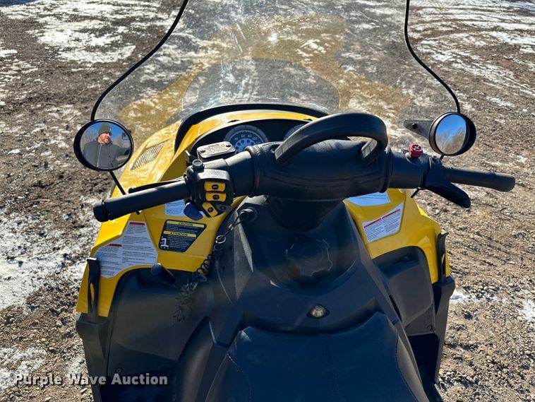 image for item LO9430 Ski-Doo Skandic 800  snowmobile