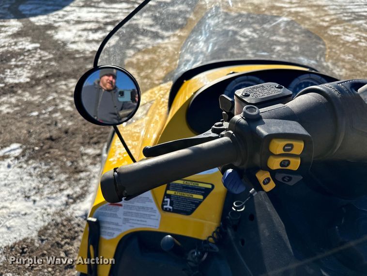 image for item LO9430 Ski-Doo Skandic 800  snowmobile