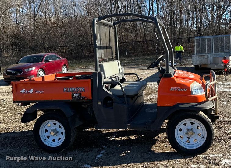 image for item LO9431 Kubota RTV900  utility vehicle