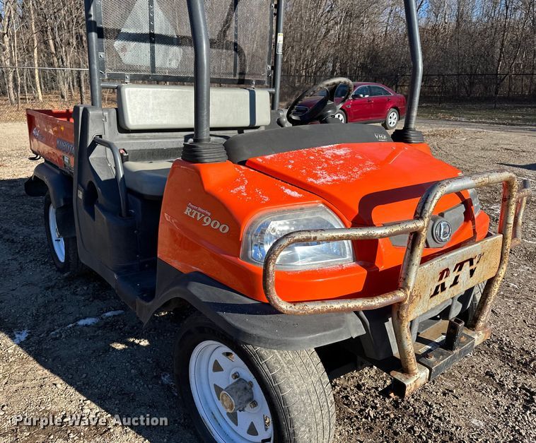 image for item LO9431 Kubota RTV900  utility vehicle