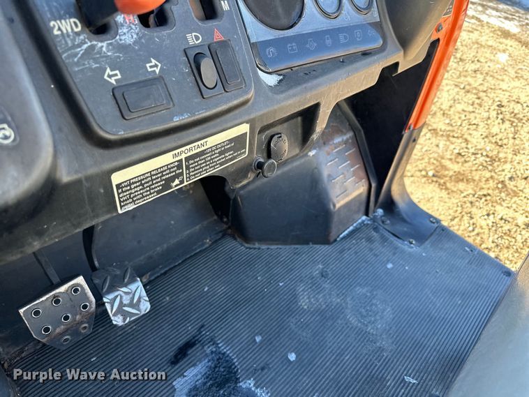 image for item LO9431 Kubota RTV900  utility vehicle