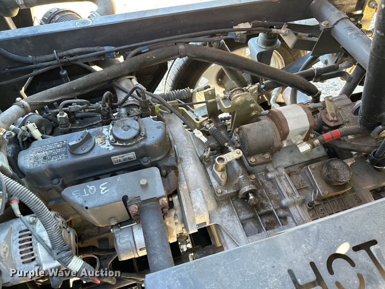 image for item LO9431 Kubota RTV900  utility vehicle