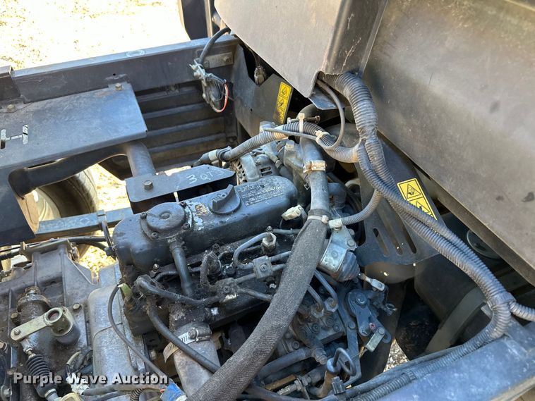 image for item LO9431 Kubota RTV900  utility vehicle