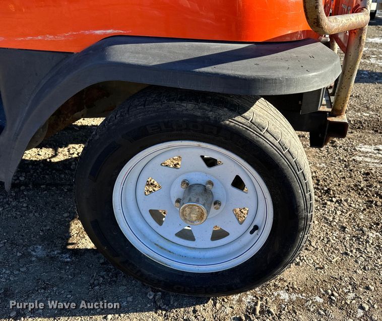 image for item LO9431 Kubota RTV900  utility vehicle