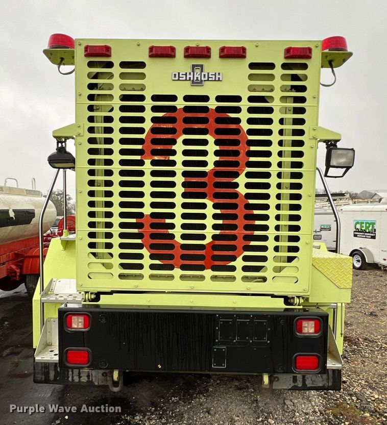 image for item MI9028 1993 Oshkosh TB 1500  fire truck