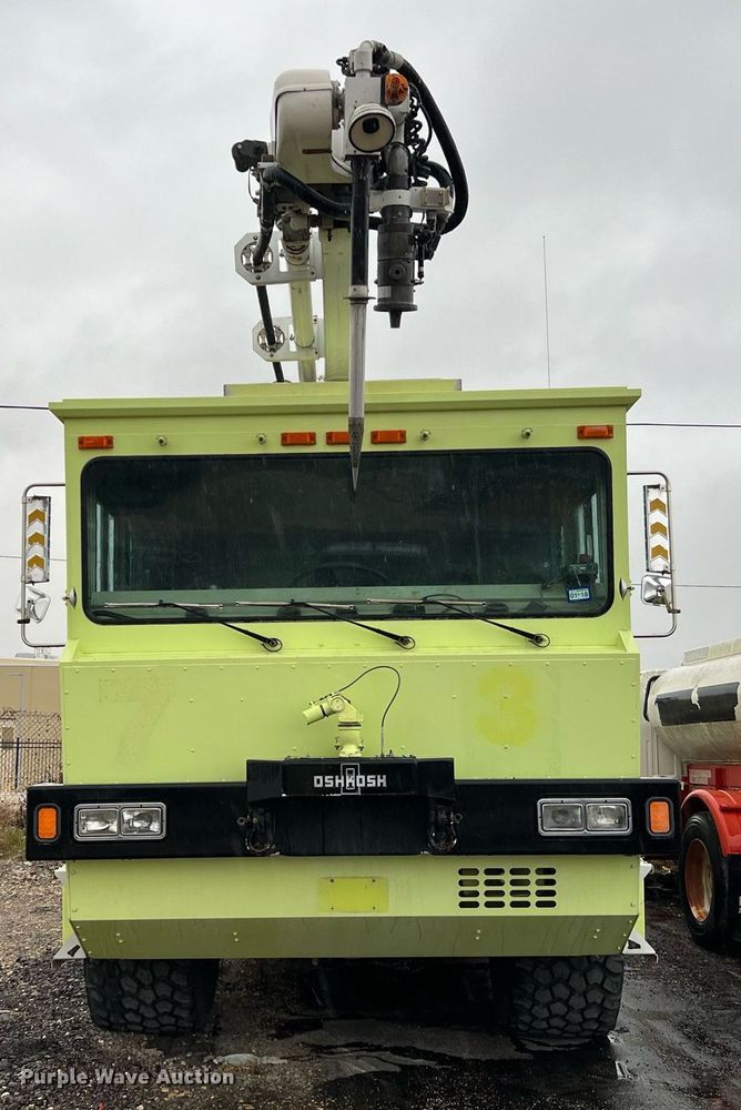 image for item MI9028 1993 Oshkosh TB 1500  fire truck