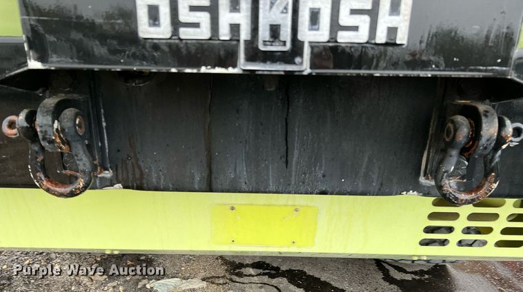 image for item MI9028 1993 Oshkosh TB 1500  fire truck