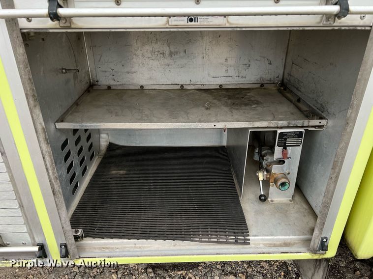 image for item MI9028 1993 Oshkosh TB 1500  fire truck