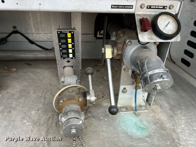 image for item MI9028 1993 Oshkosh TB 1500  fire truck