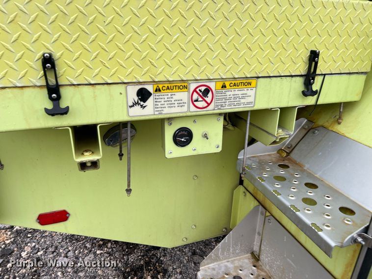 image for item MI9028 1993 Oshkosh TB 1500  fire truck