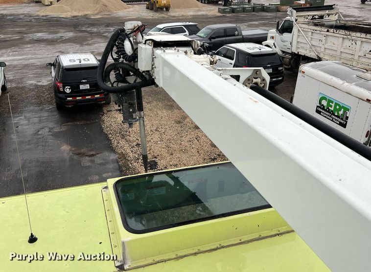 image for item MI9028 1993 Oshkosh TB 1500  fire truck