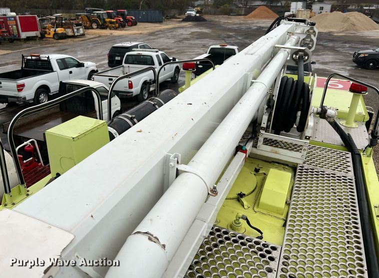 image for item MI9028 1993 Oshkosh TB 1500  fire truck