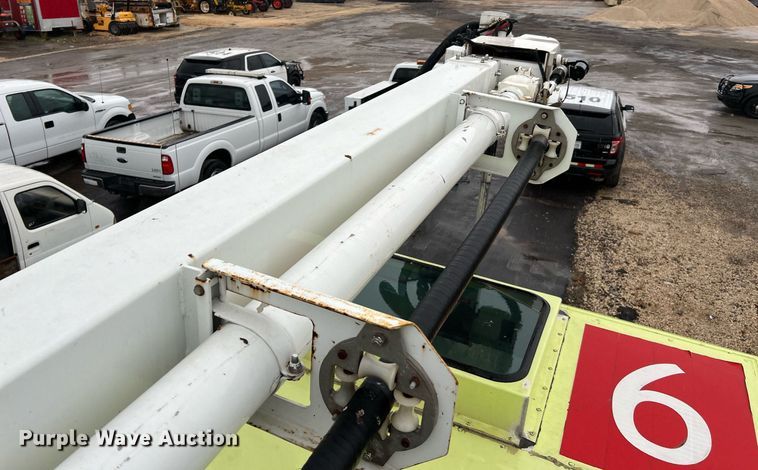 image for item MI9028 1993 Oshkosh TB 1500  fire truck