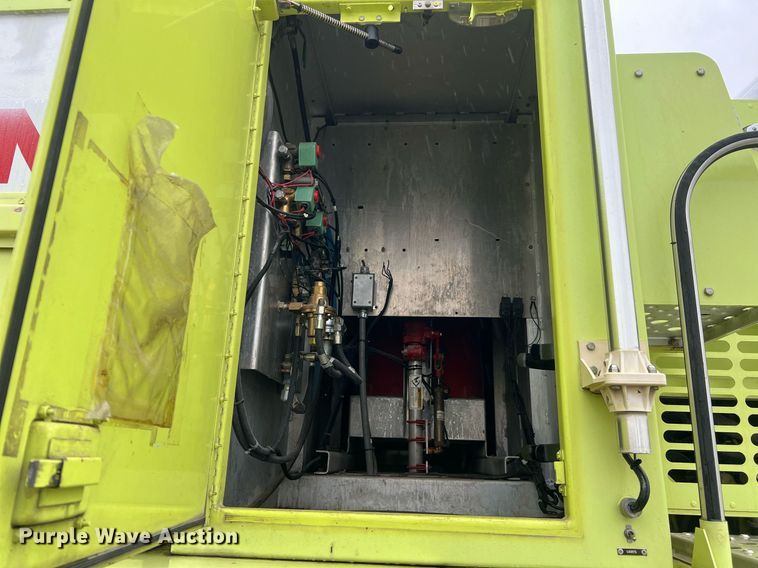 image for item MI9028 1993 Oshkosh TB 1500  fire truck