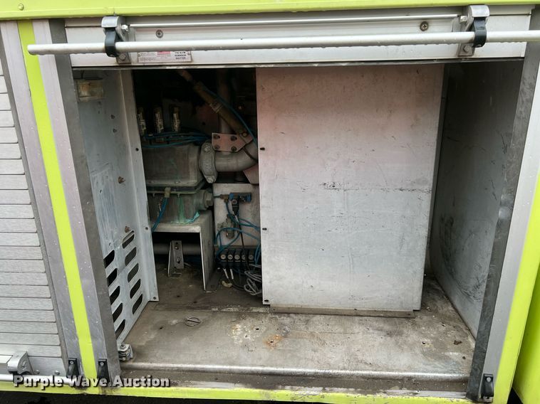 image for item MI9028 1993 Oshkosh TB 1500  fire truck