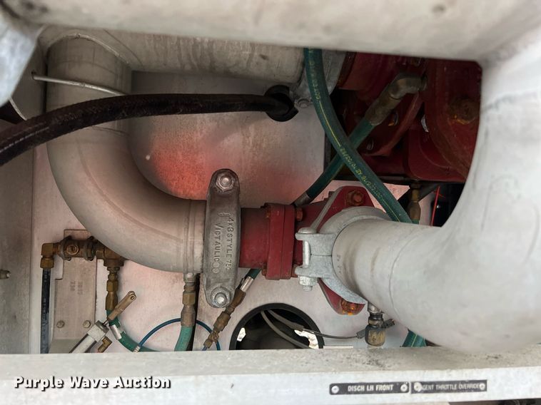 image for item MI9028 1993 Oshkosh TB 1500  fire truck