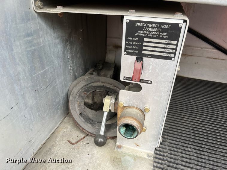 image for item MI9028 1993 Oshkosh TB 1500  fire truck