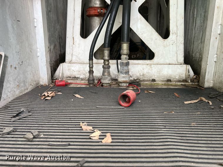 image for item MI9028 1993 Oshkosh TB 1500  fire truck