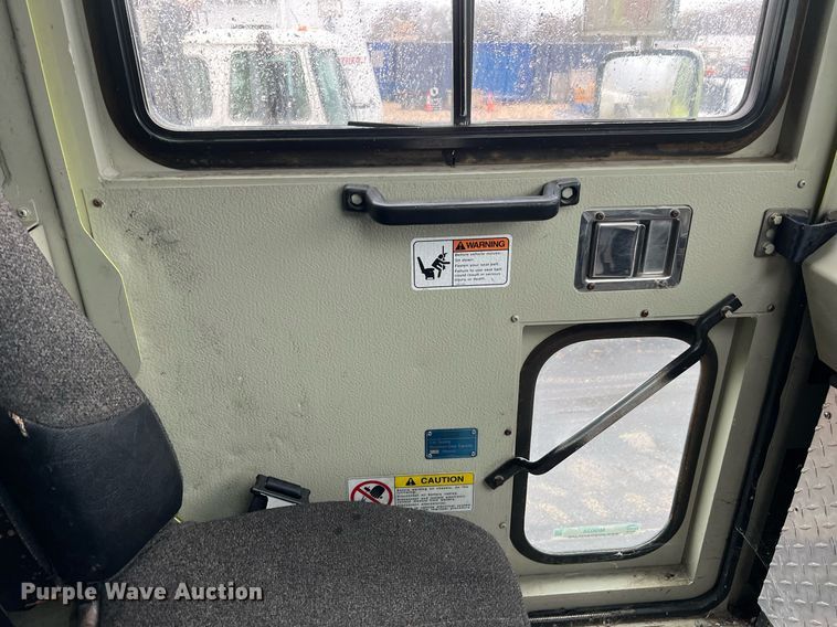 image for item MI9028 1993 Oshkosh TB 1500  fire truck