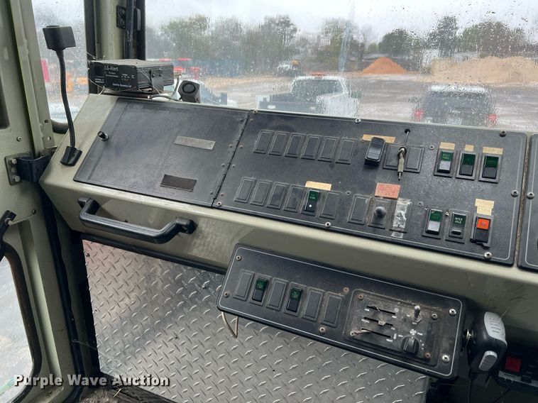 image for item MI9028 1993 Oshkosh TB 1500  fire truck